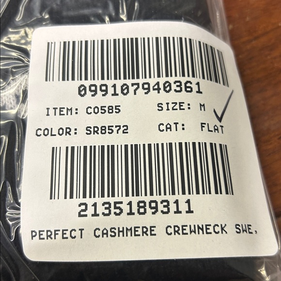 J Crew Perfect cashmere crewneck sweater in bow print CO585 - Picture 3 of 3